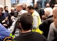 فيديو: مسافرون من يافا والرملة "نحن عالقون منذ الصباح في مطار  بن غوريون بعد تعطل الطائرة"